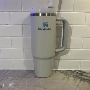 Stanley Light Gray Travel Tumbler with Blue Logo and Handle